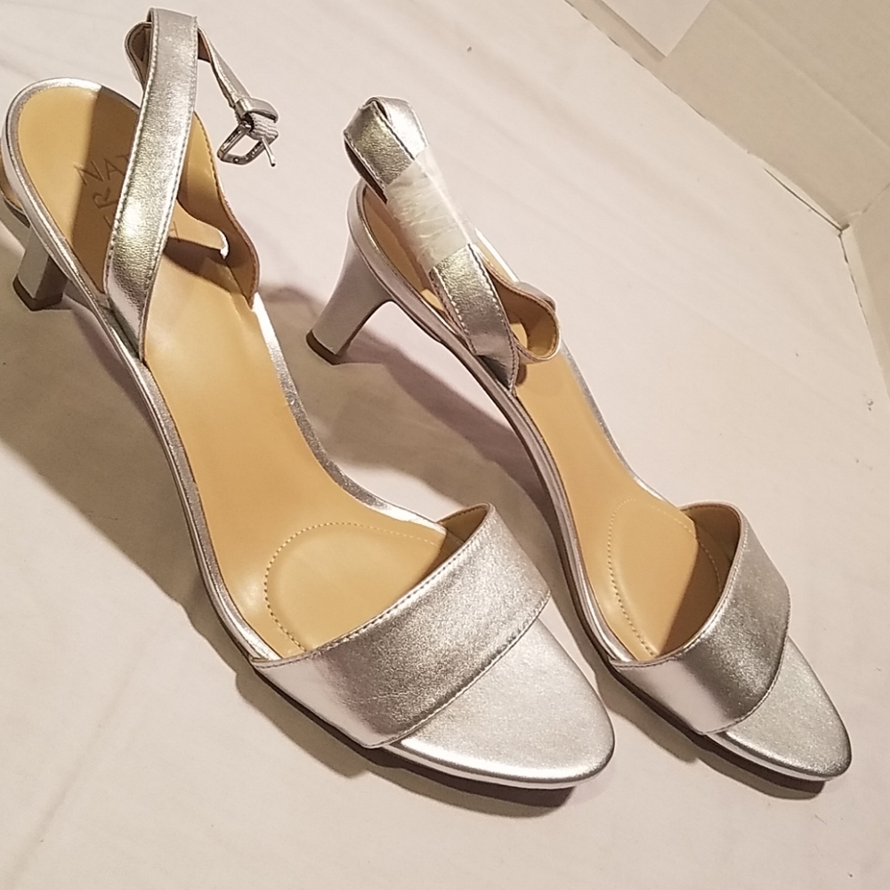 Naturalizer Tinda Open Toe Ankle Strap - Picture 2 of 5